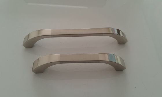 Silber-oder Nickel-Metallküchenschrank-Türgriff-Möbel-Griffe und Züge kein „6001"