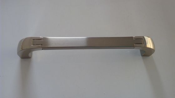 96 / 128mm أثاث زاماك مقابض وسحب رقم 6006 درج تسريحة معدنية مقابض ذهبية أو فضية