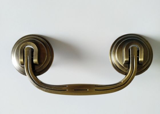 Le cercueil en alliage de zinc en métal de cercueil d'enterrement de H032 Zamak manipule la taille 20*9 cm de la distance 14cm de trous de vis