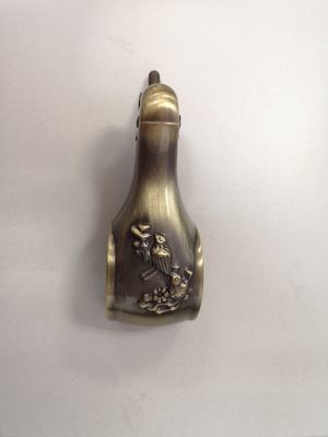 Le cercueil en métal de Herrajes Para Ataudes de couleur d'or manipule D041 modèle